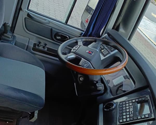 Cabina del chofer del bus, cooperativa Loja internacional