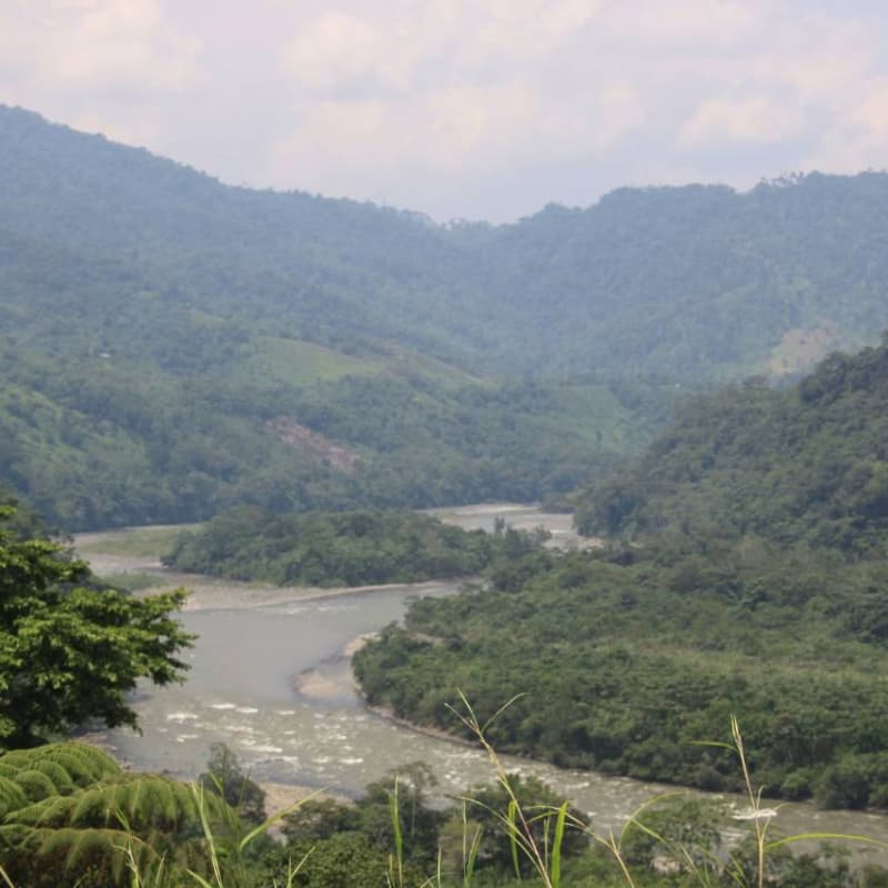 Mirador al rio Upano en la cascada Cascadas Umpuankas